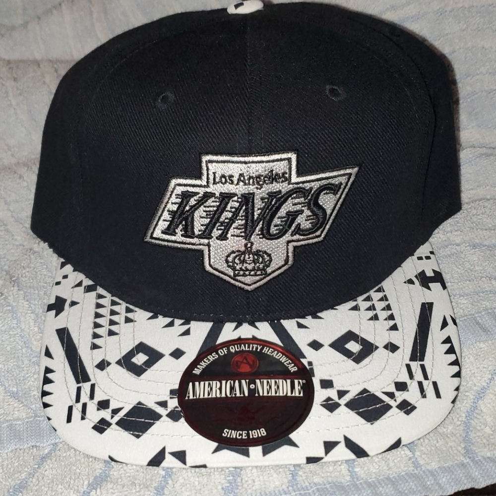 L A KINGS HAT